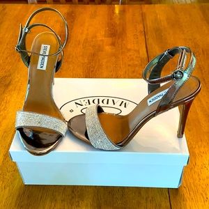 Steve Madden Embellished Ritter Pewter Heels Size 9